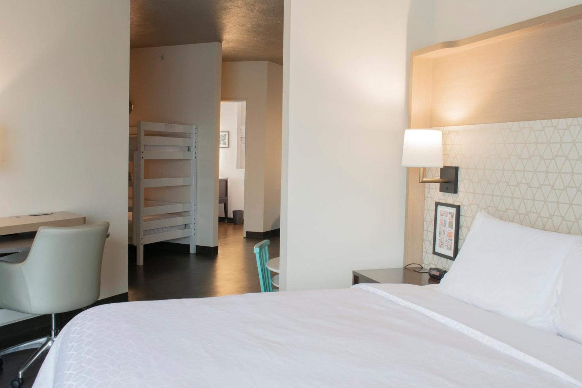 Holiday Inn Omaha Downtown - Waterpark By Ihg Экстерьер фото
