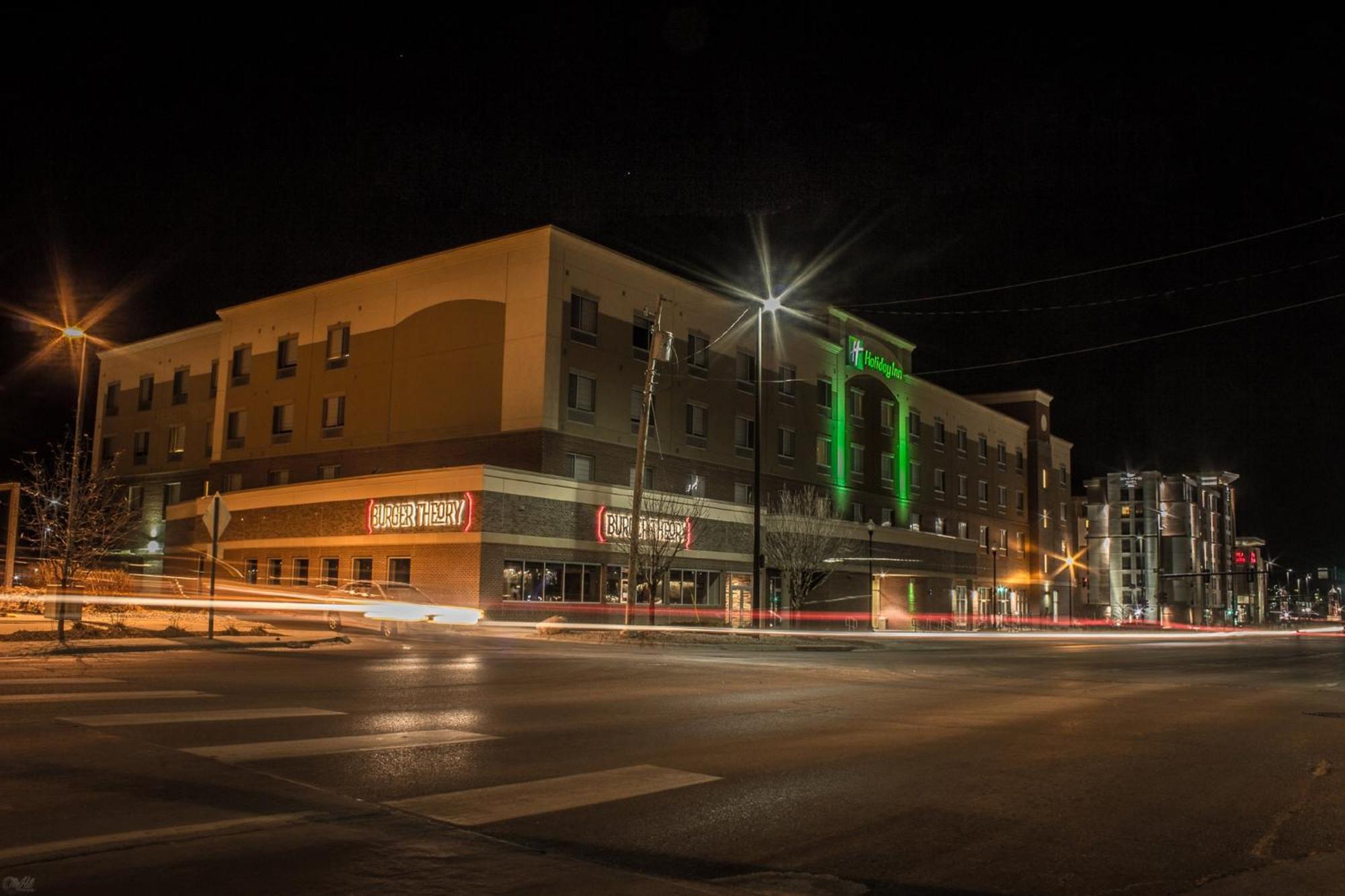 Holiday Inn Omaha Downtown - Waterpark By Ihg Экстерьер фото